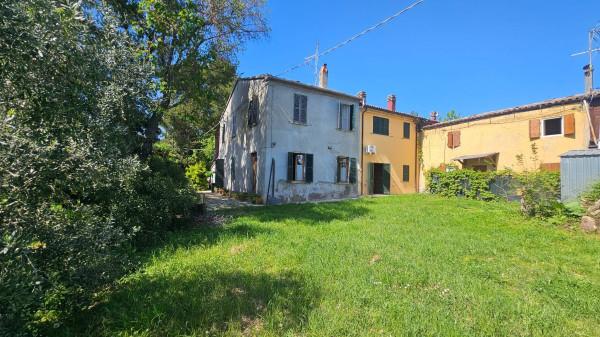 Casa colonica in Strada Madonna del Monte, Pesaro — foto 3 di 5