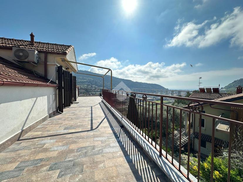 Bilocale in Str. degli Olandesi 50, Camporosso — foto 2 di 5