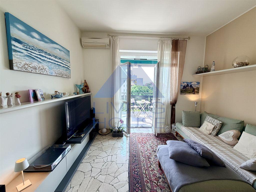 Trilocale in Via Carlo Rota 43, Monza
