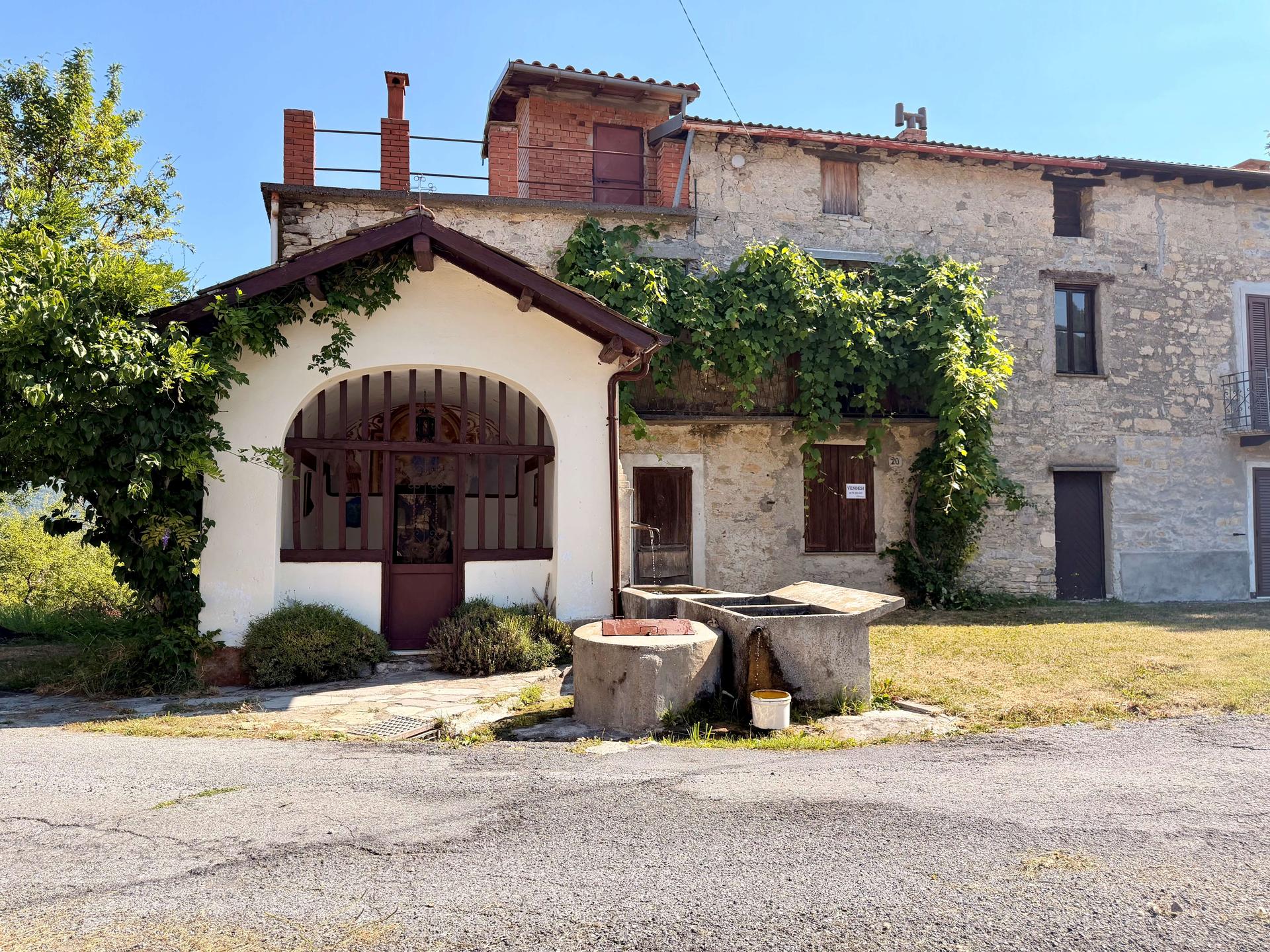 Casa indipendente in Frazione Bossi, Località Campocomune 20, Ormea