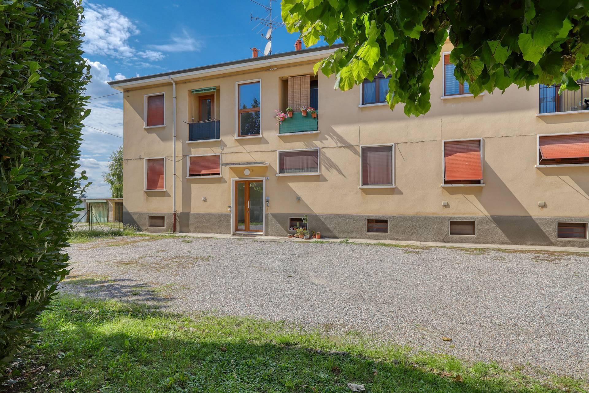 Bilocale in Via XXV Aprile, Carnago