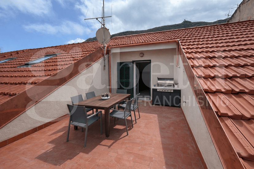 Attico in Via Nicotera, Finale Ligure — foto 3 di 5