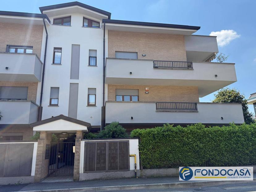 Trilocale in Via Cesare Battisti 33, Cesano Maderno — foto 2 di 4