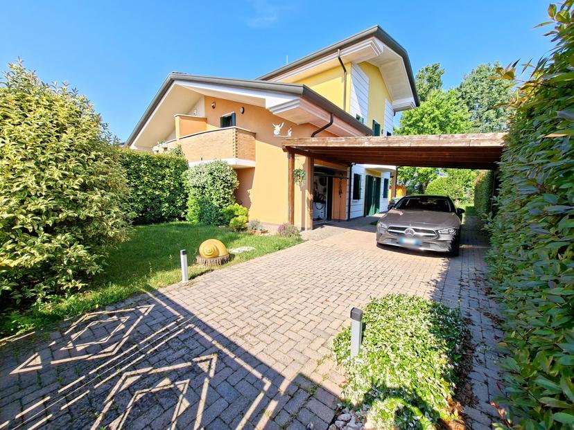 Villa, Due Carrare — foto 4 di 5