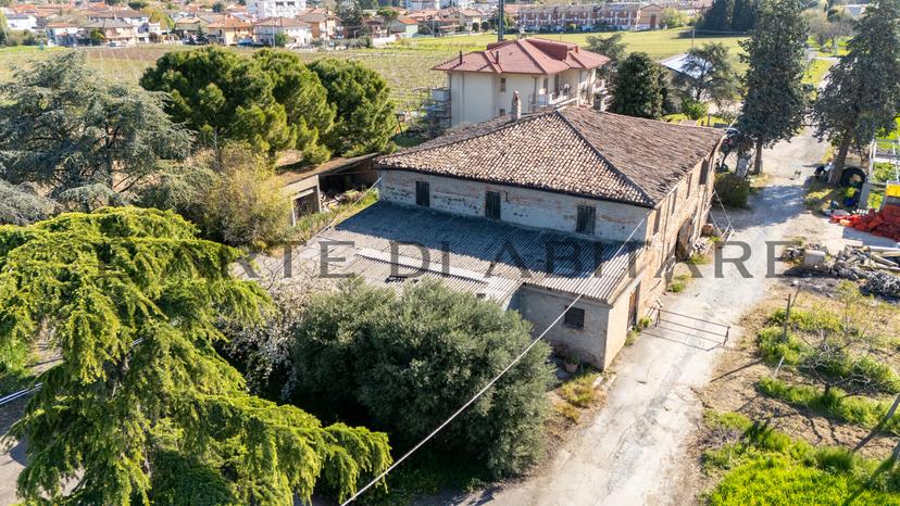 Casale in Via Linaro, Rimini — foto 3 di 5