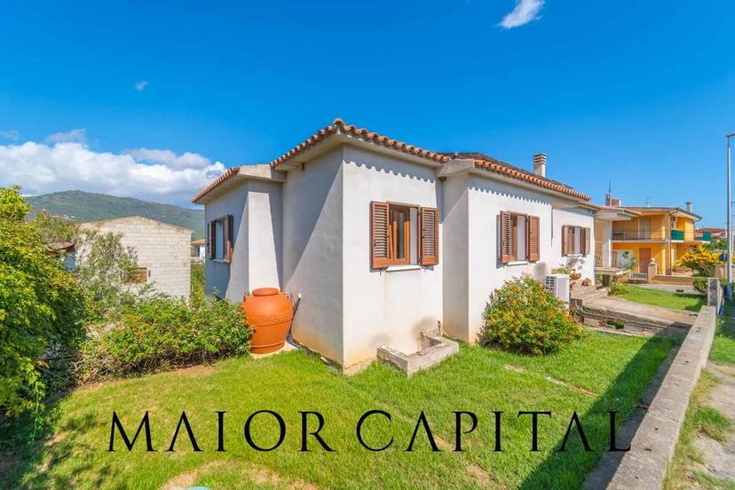 Villa, Torpè — foto 2 di 5