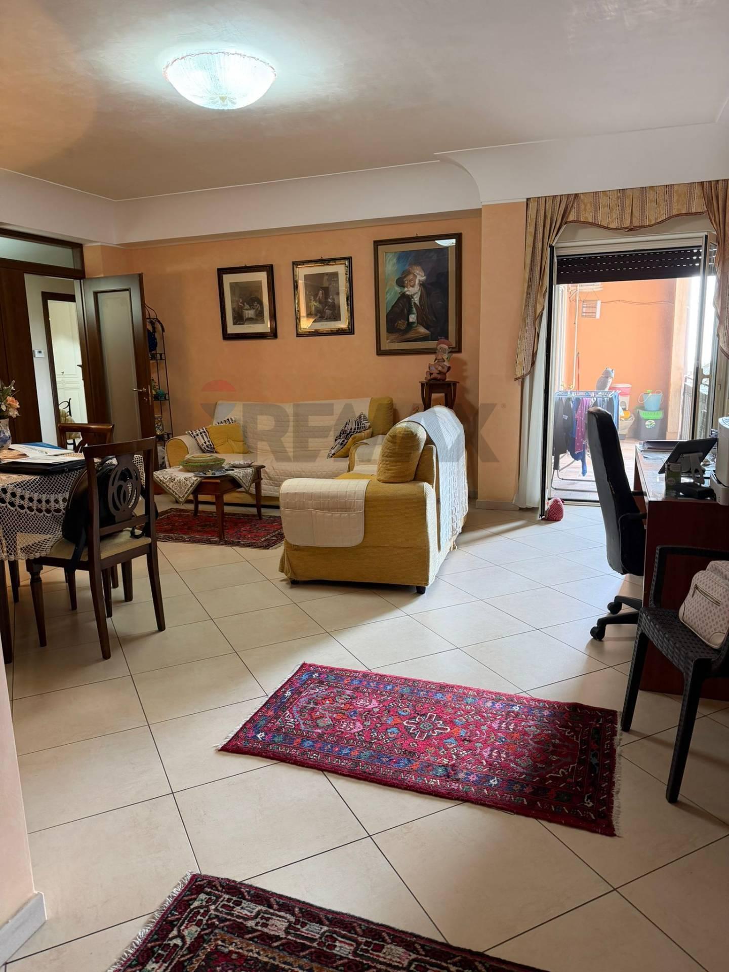 Quadrilocale in Vico Olivella 9, Camporotondo Etneo