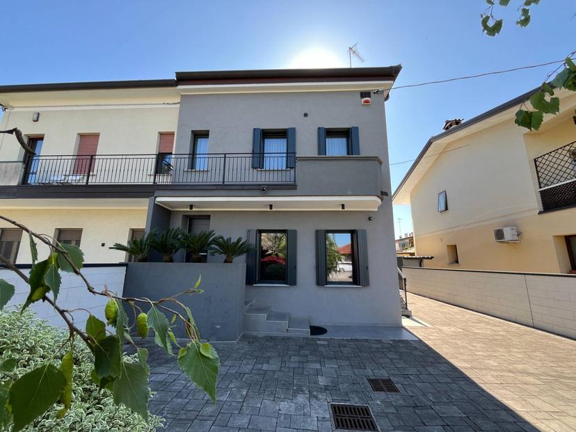Villa in Via Redipuglia 45, Ronchi dei Legionari — foto 4 di 5