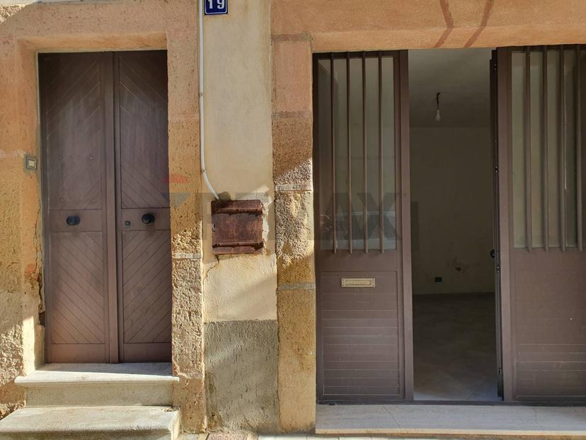 Casa indipendente in Largo San Giorgio 19- 20, Caltagirone — foto 2 di 5