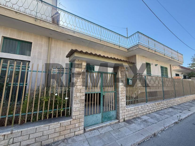 Villa in Via Ugo Foscolo 49-51, Modugno