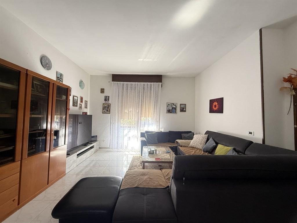 Trilocale in Via Piazza Marconi 2, Calcio