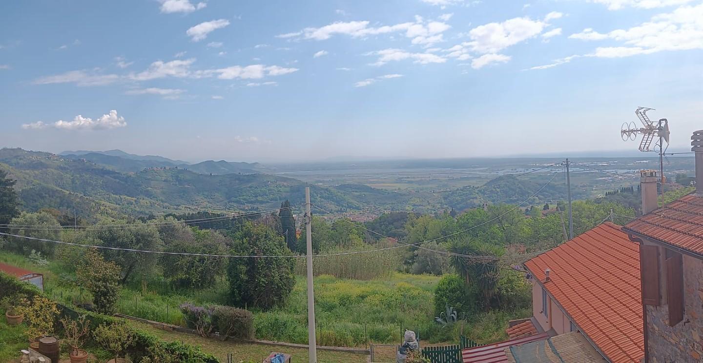 Bilocale, Massarosa
