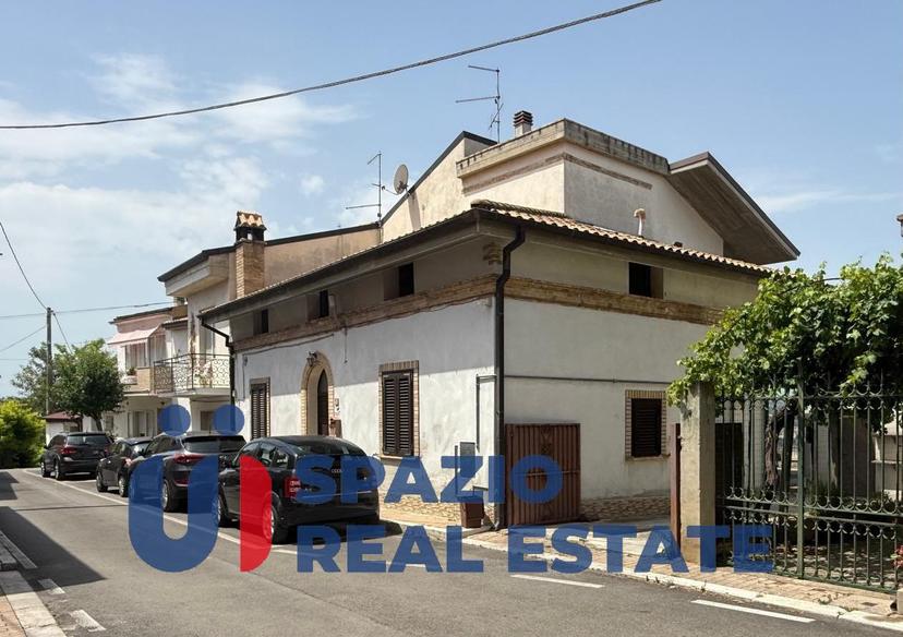 Casa indipendente in Via Giuseppe Mazzini 32, Cappelle sul Tavo — foto 4 di 5