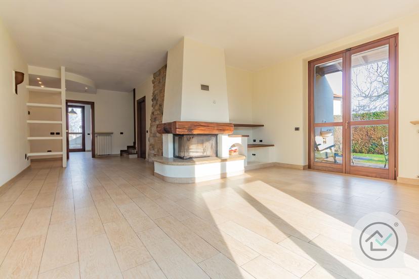 Villa unifamiliare in Via Turati 1, Daverio — foto 2 di 5