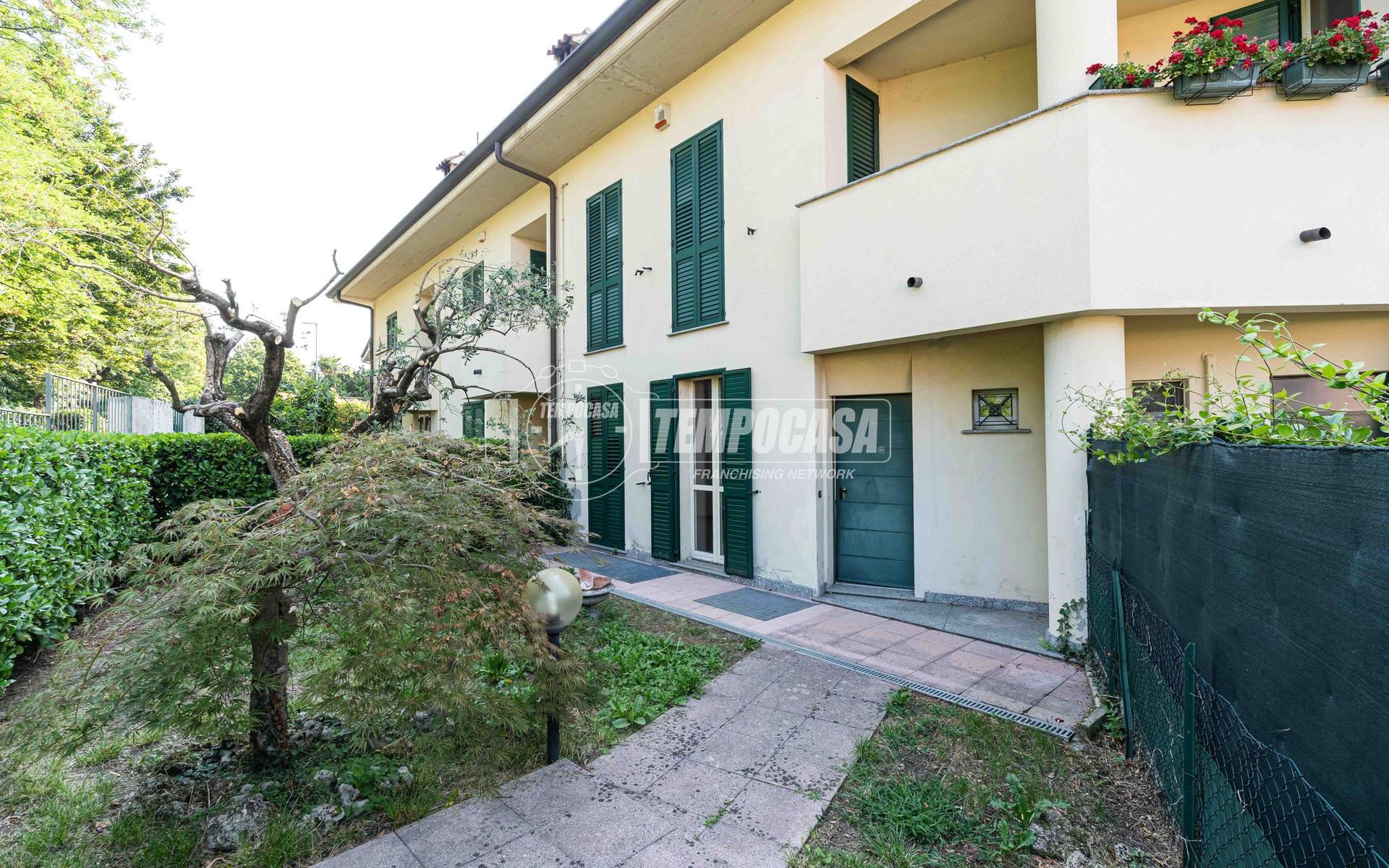 Villa a schiera, Bosisio Parini