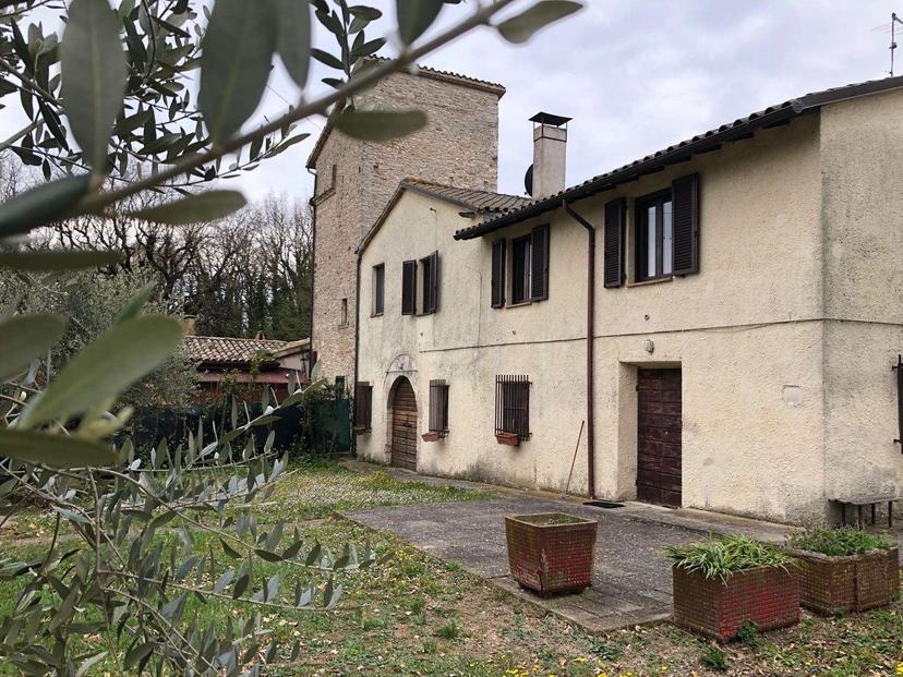 Rustico in Grutti , Gualdo Cattaneo — foto 3 di 5