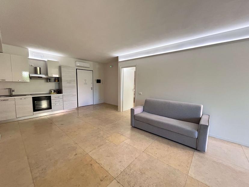 Bilocale in Via Agello, Desenzano del Garda — foto 2 di 5