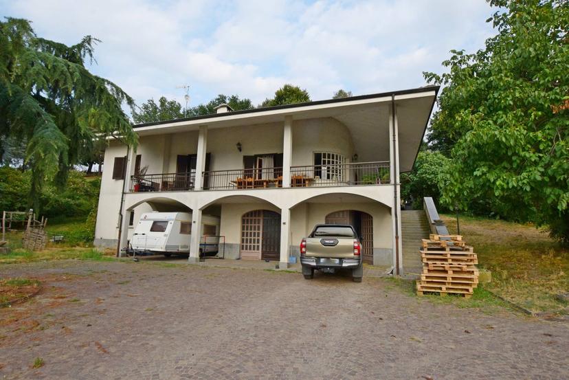 Villa in Strada Reale 14, Fossano