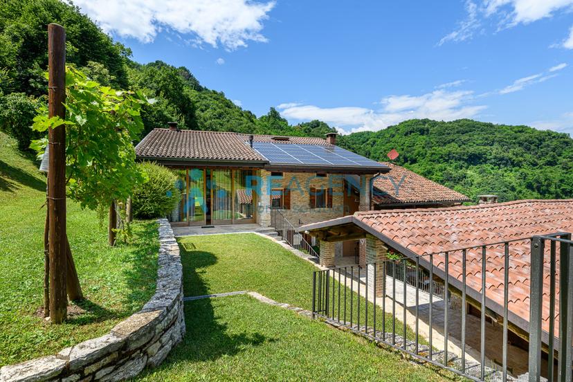 Villa in Via Gollini, Chiampo — foto 4 di 5