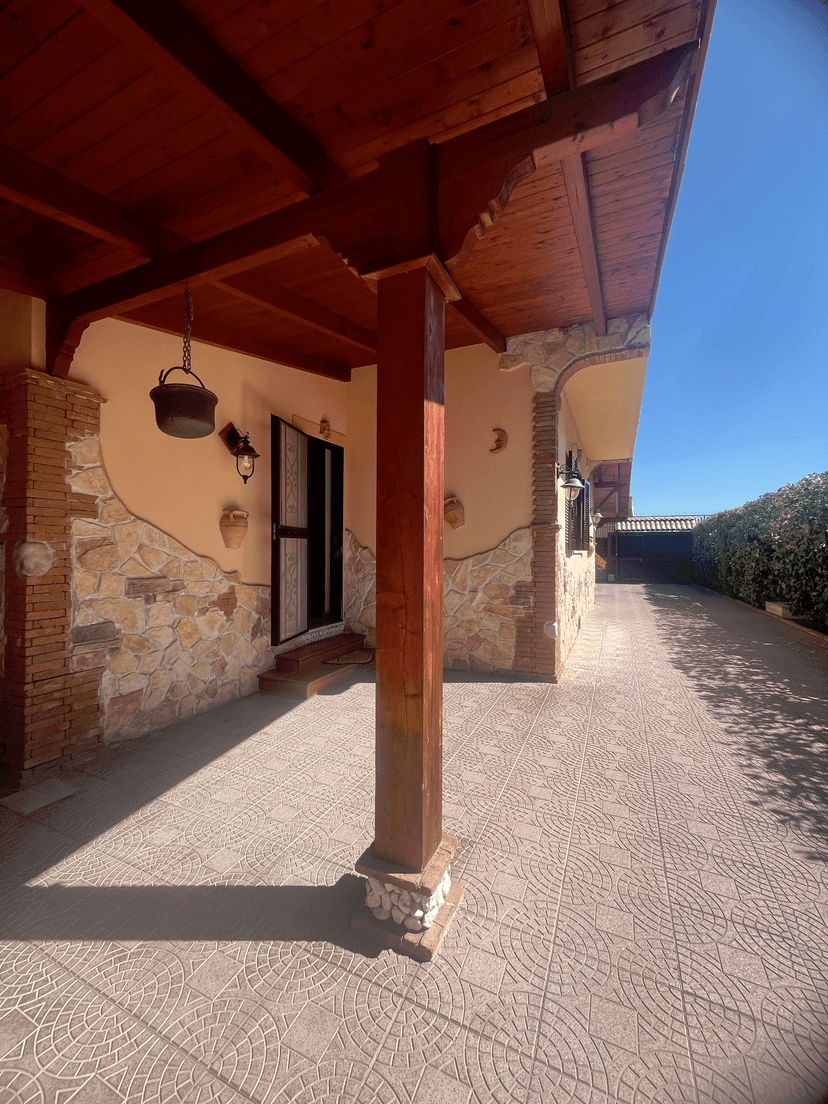 Villa in Viale Giorgio Vasari, Castel Volturno — foto 4 di 5