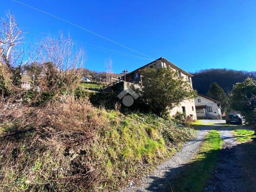 Casa indipendente in Via Pernecco Superiore 12, Serra Riccò — foto 3 di 5