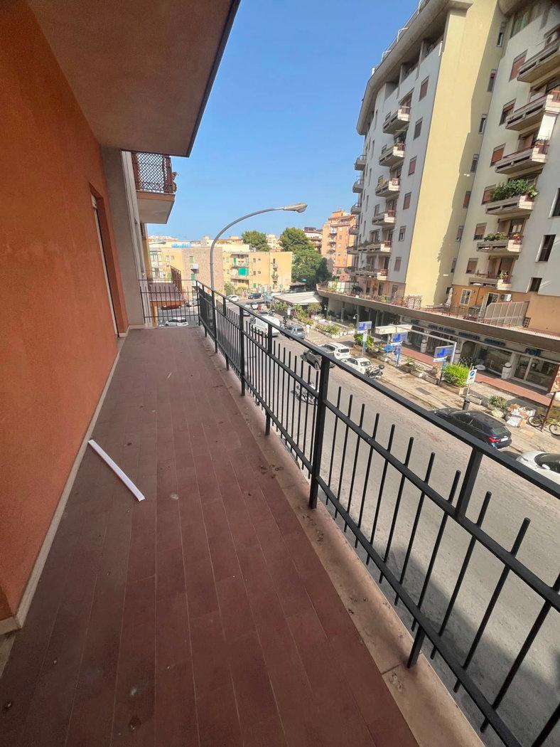 Quadrilocale in Via Giovan Battista Lulli 11, Palermo