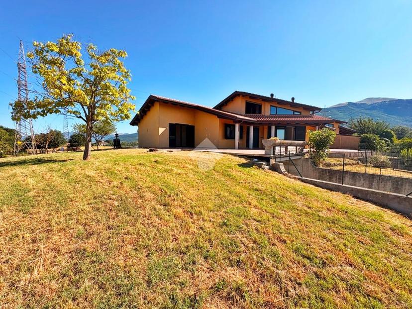 Villa in Via Sant'Ippolito 1, Gualdo Tadino — foto 3 di 5