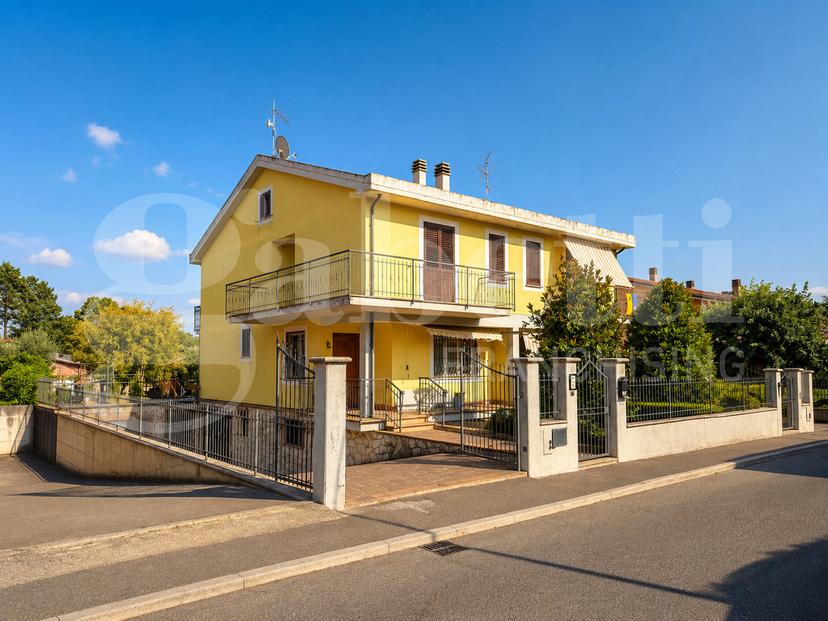 Villa bifamiliare, Giove — foto 3 di 5
