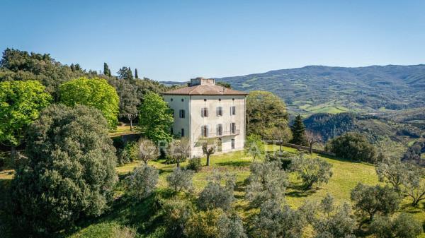 Villa plurifamiliare in Piazza Sant'Anna, Pomarance