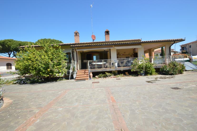 Villa in Via Castiglionese 57/B, Grosseto — foto 2 di 5
