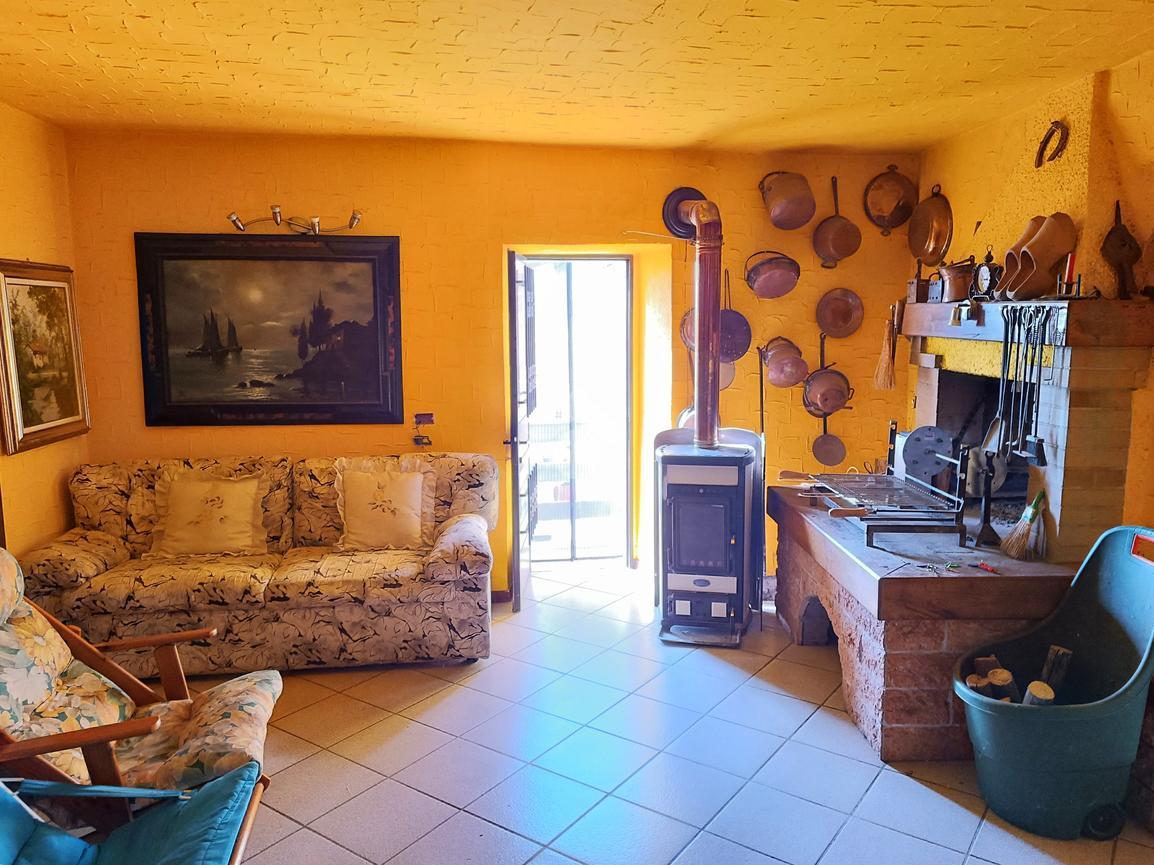 Casa indipendente in Frazione Canepa, Via delle Rimembranze, Bioglio