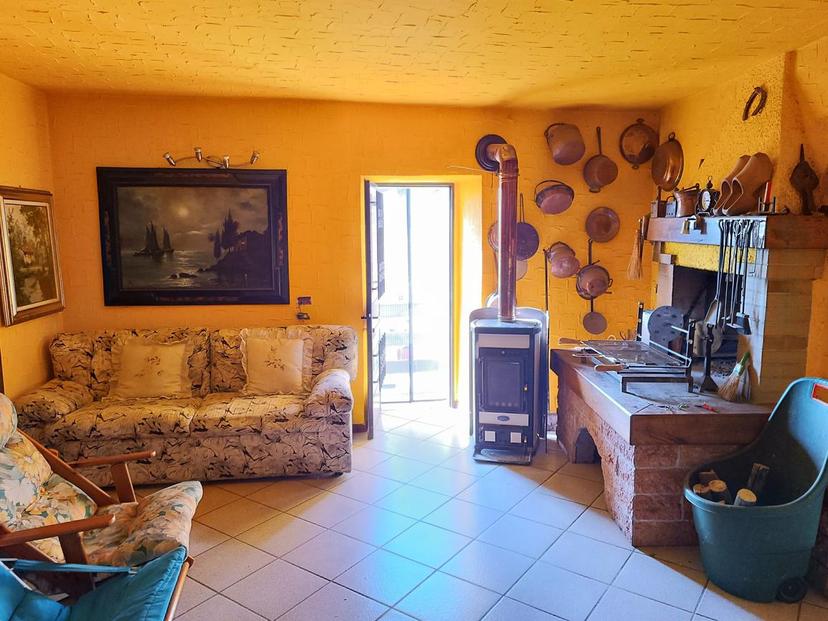 Casa indipendente in Frazione Canepa, Via delle Rimembranze, Bioglio