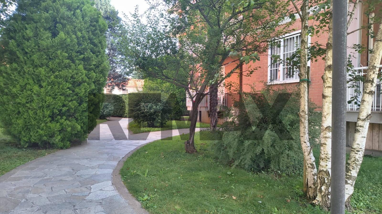 Trilocale, Cambiano