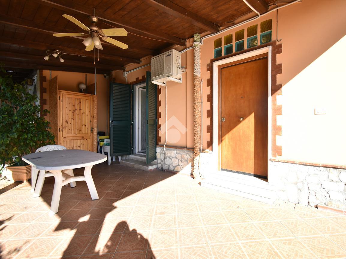 Casa indipendente in Via Eschido 17, Cisterna di Latina