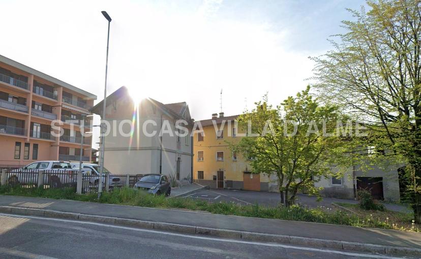 Trilocale in Via Pietro Ruggeri da Stabello, Bergamo