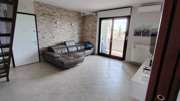 Trilocale in Viale San Martino, Città Sant'Angelo — foto 2 di 5