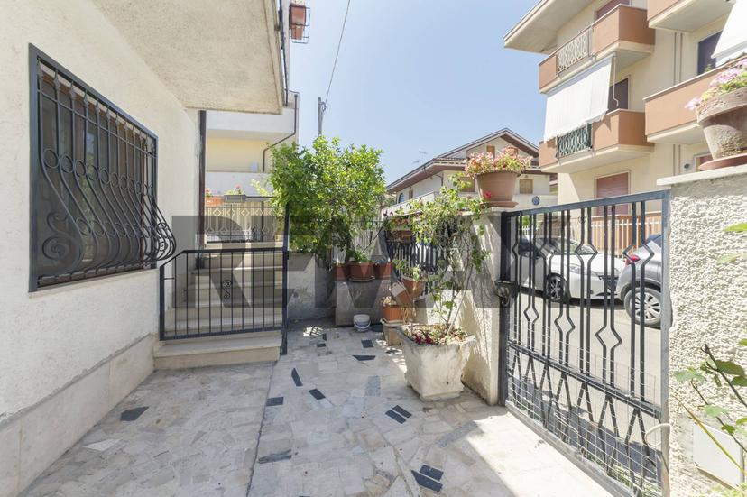 Casa indipendente in Via Morosini 9, Montesilvano — foto 4 di 5