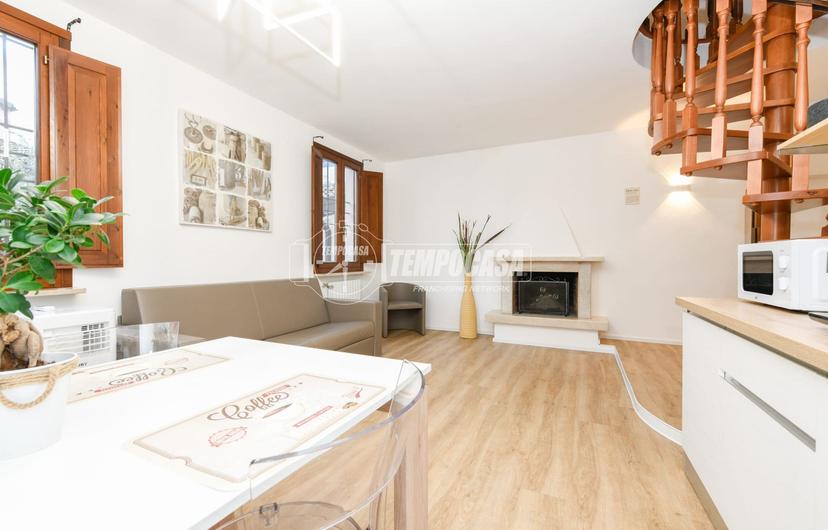 Appartamento, Desenzano del Garda — foto 2 di 5