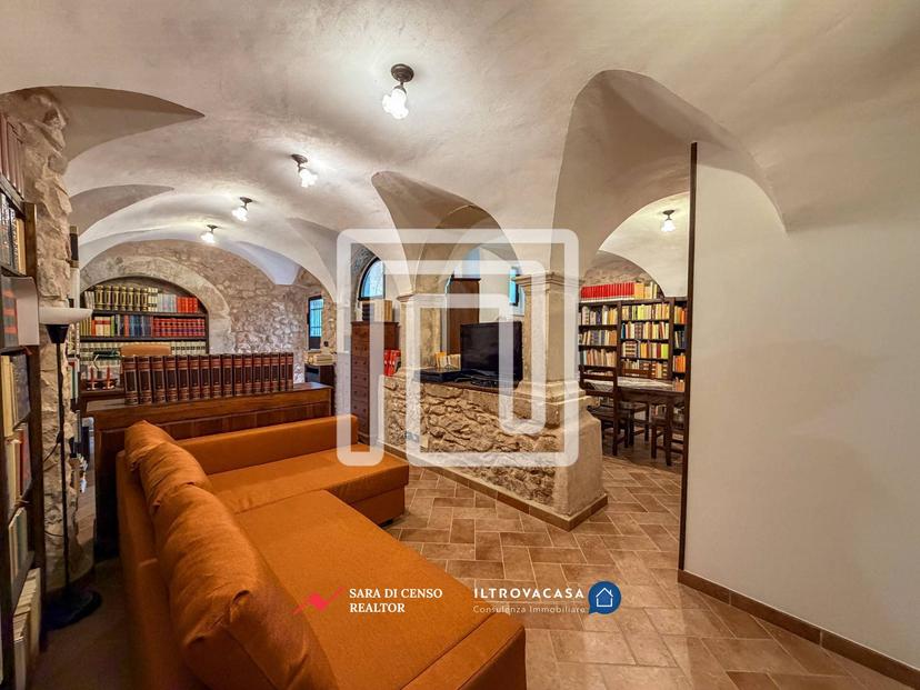 Casa indipendente in Piazza Garibaldi, Sulmona