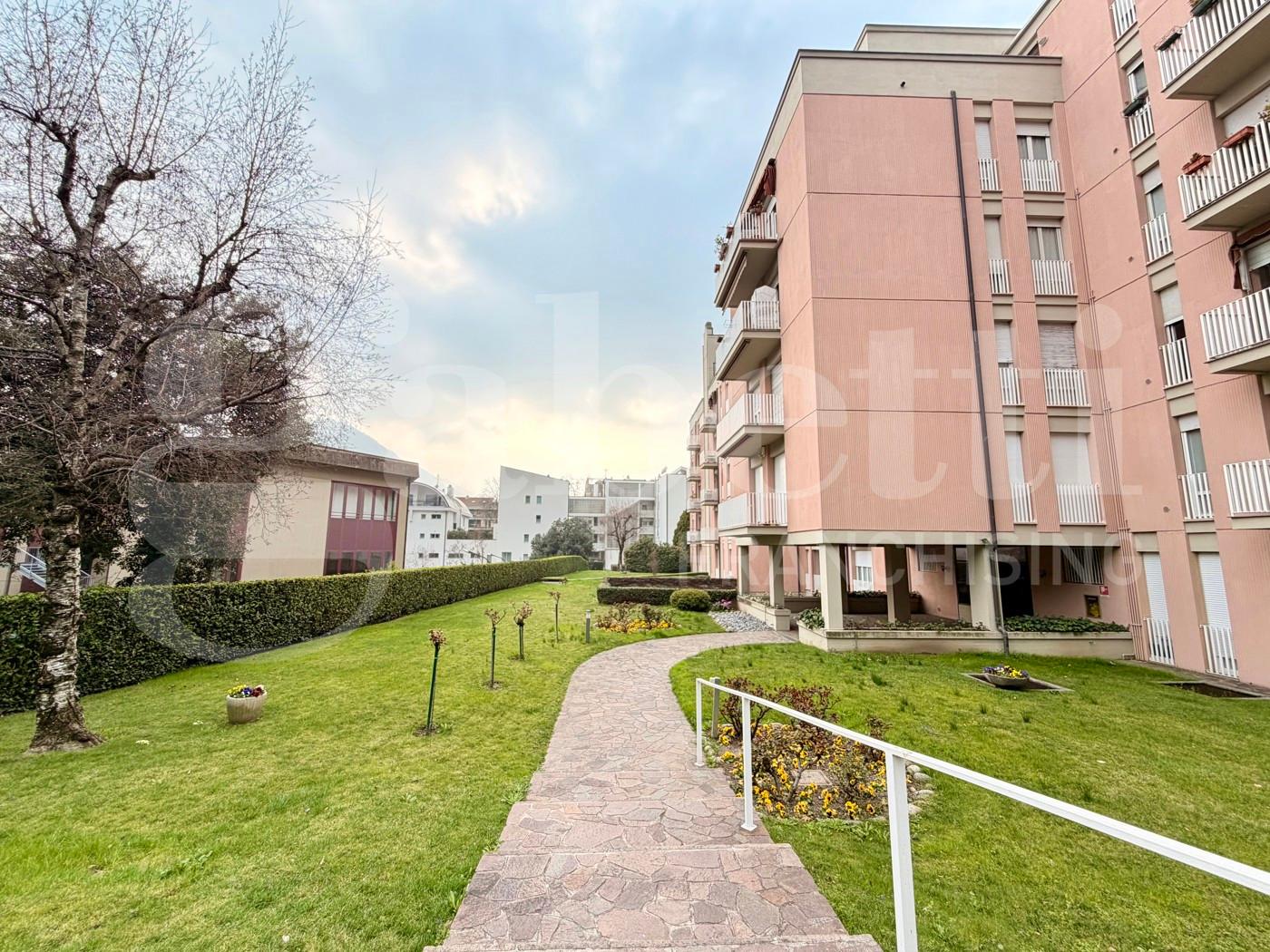 Quadrilocale in Via XI Febbraio 2, Lecco