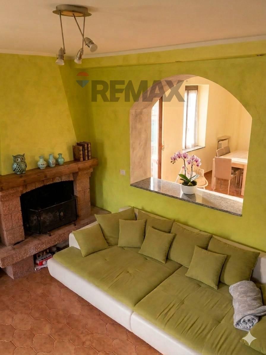 Casa indipendente in Via Piave 15, Bardello con Malgesso e Bregano