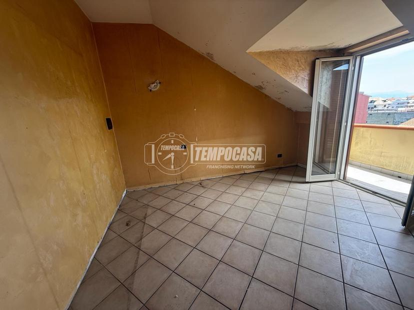 Bilocale in Via Giuseppe Verdi 12/- 11, Giugliano in Campania — foto 2 di 5