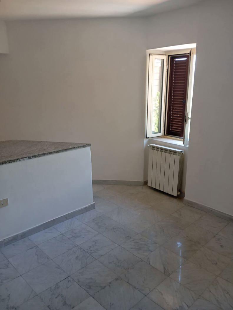 Casa indipendente in Via Montello 10, Roviano — foto 5 di 5