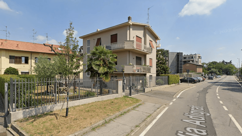Stanza in appartamento in Via Luigi Meraviglia, Monza