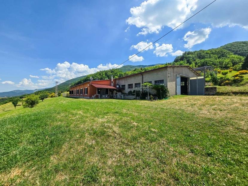 Casa indipendente in Cuppio, Piobbico