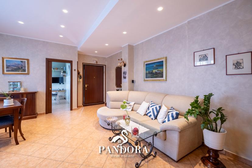 Villa in Via Perugia 3, Gallarate — foto 3 di 5