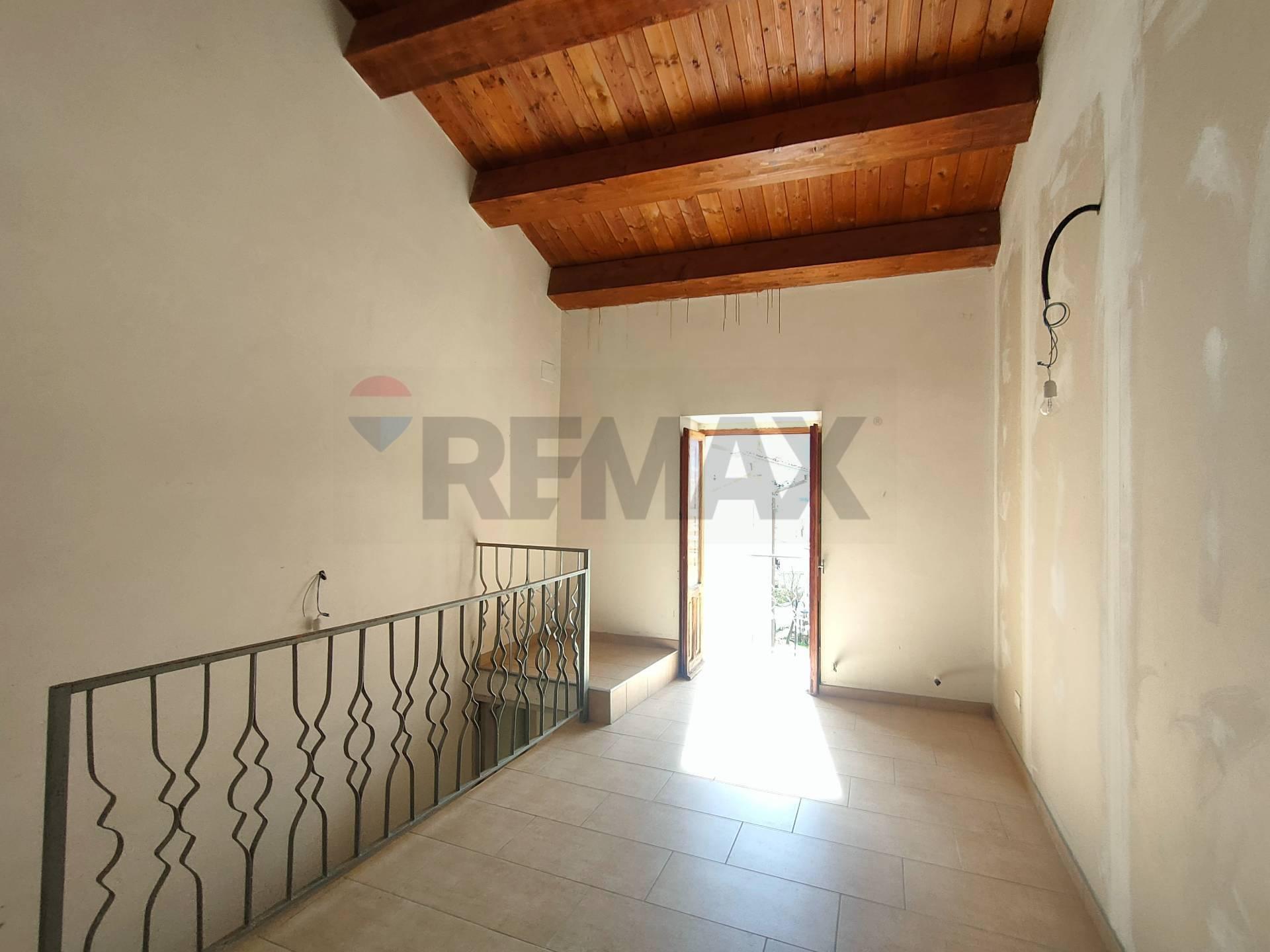 Casa indipendente, Acciano
