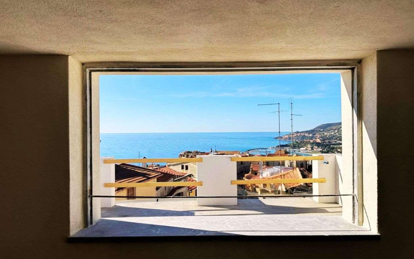 Appartamento in Piazza Gino Iannelli, Cetraro