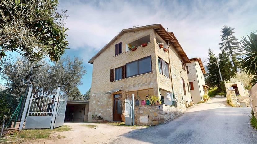 Casa indipendente in Via Fosso Rosceto, Assisi