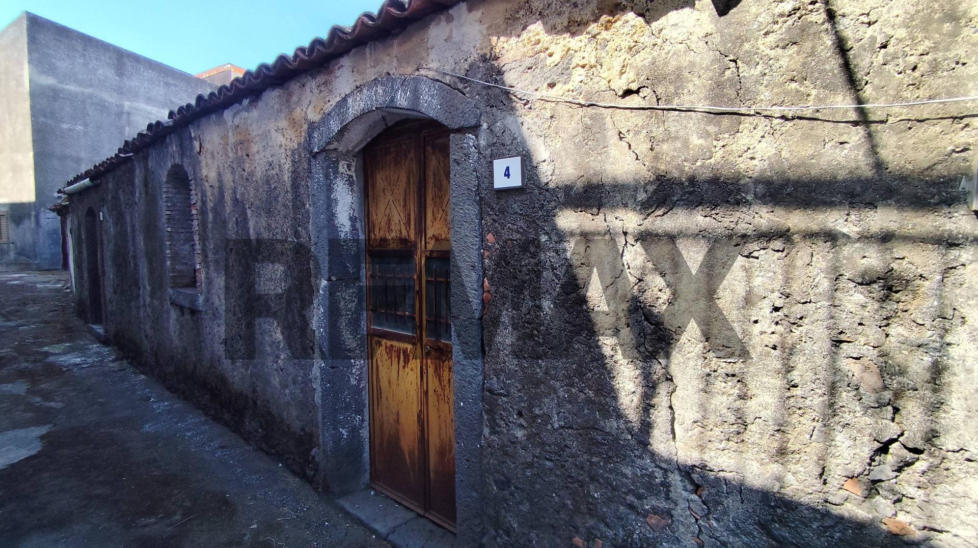 Casa indipendente, Linguaglossa